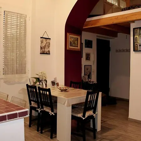 Purple House Apartment Rome