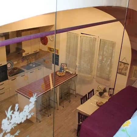 Purple House Apartment
