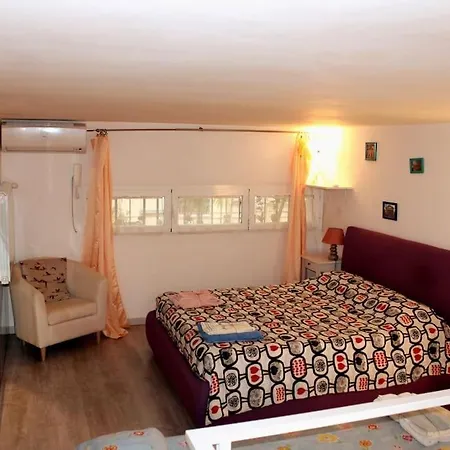 Purple House Apartment